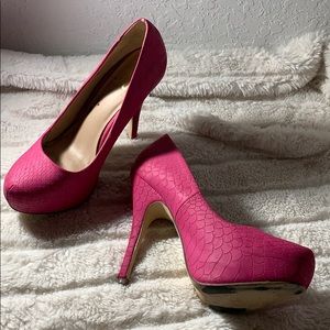 Gorgeous pink heels.